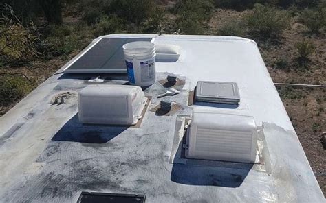 8 Best RV Roof Sealants for 2024: Choosing the Ideal Roof Coat。